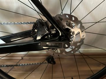 Used Canyon Ultimate Shimano Ultegra 2024 Road & Gravel, White — image 5 of 9