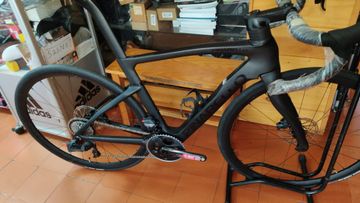 Używany Pinarello F7 SRAM FORCE AXS 2023 2023 Road & Gravel