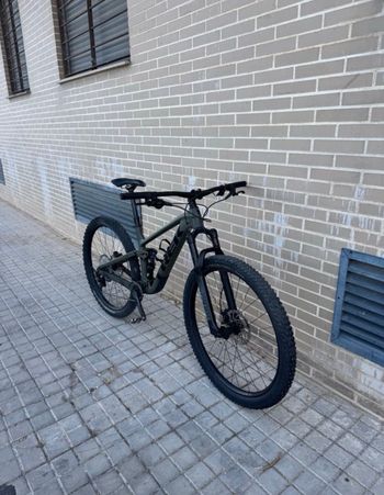 Brugt Trek Top Fuel 7 2023 2023 Mountainbike — billede 2 af 5