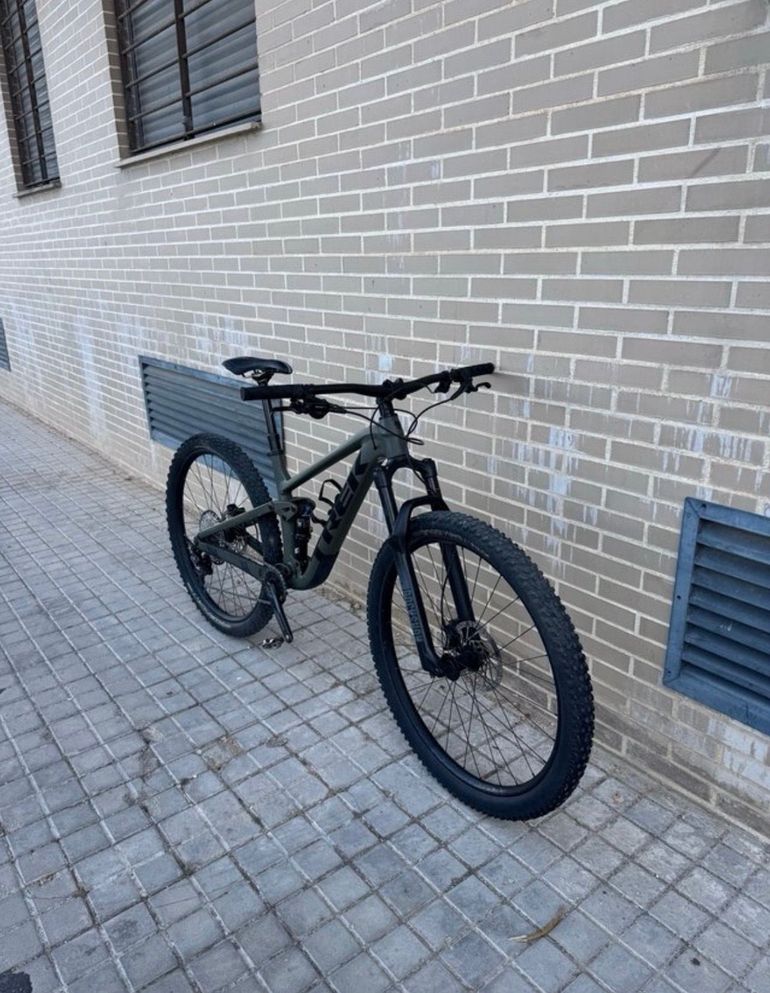 Brugt Trek Top Fuel 7 2023 2023 Mountainbike — billede 2 af 5