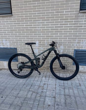 Brugt Trek Top Fuel 7 2023 2023 Mountainbike — billede 3 af 5