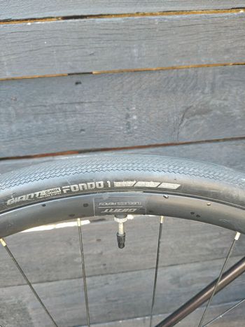 Used Giant Contend AR 2 2021 2021 Road & Gravel, Red — image 13 of 14