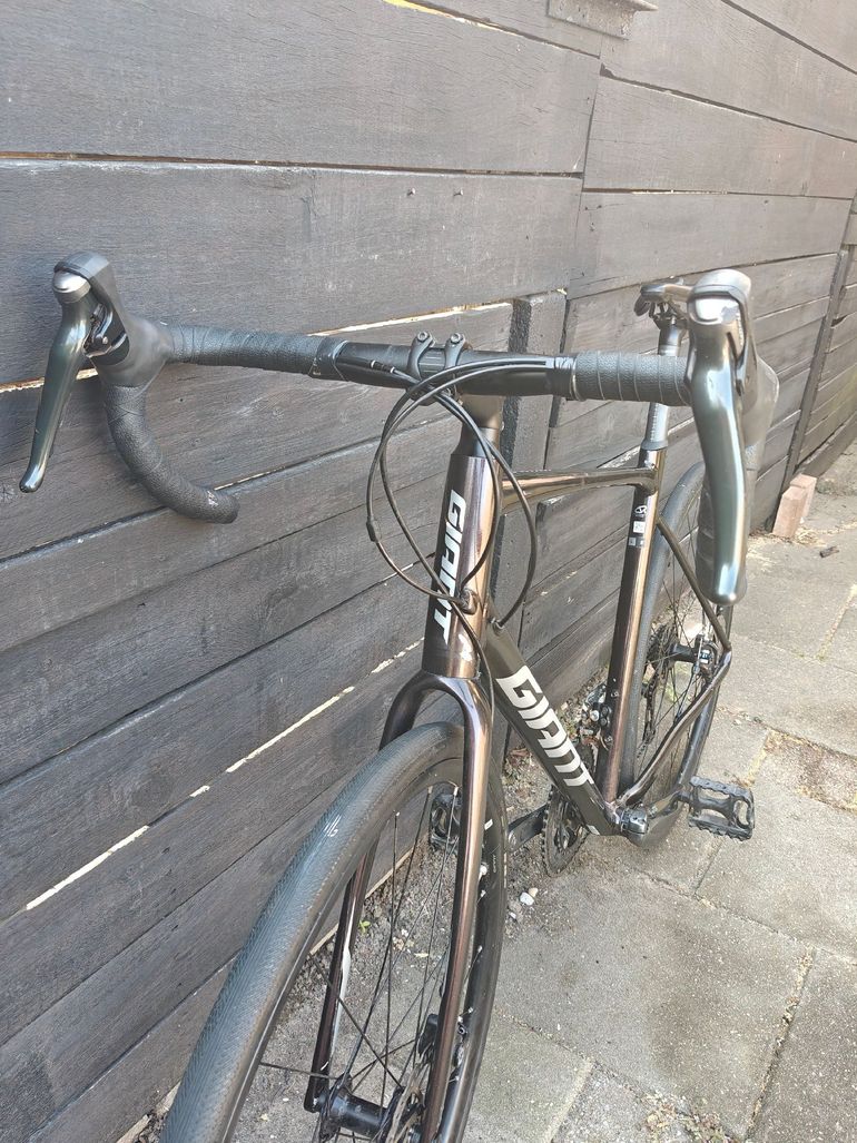 Used Giant Contend AR 2 2021 2021 Road & Gravel, Red — image 2 of 14