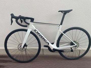 Orbea orca m11eltd Custom Shimano 105 Di2 2021 Road & Gravel d'occasion — image 2 sur 12