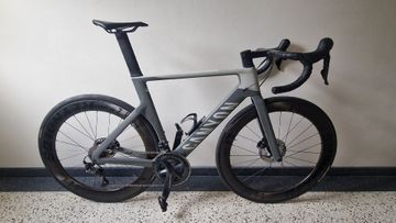 Tweedehands Canyon Aeroad CF SL 8 Disc 2022 2022 Road & Gravel — afbeelding 1 van 13
