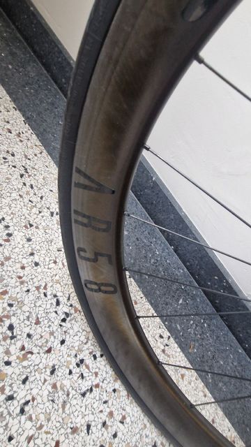 Tweedehands Canyon Aeroad CF SL 8 Disc 2022 2022 Road & Gravel — afbeelding 10 van 13