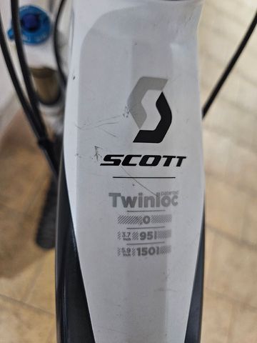 Used Scott Genius SRAM X9 2011 Mountainbike, White — image 4 of 15