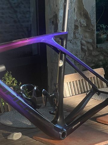 Used Lapierre Xelius SL 8.0 2024 Frameset 2024 Road & Gravel, Purple — image 3 of 4