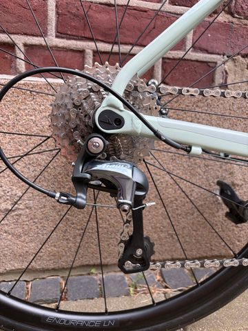 Used Canyon Endurace 6 2024 2024 Road & Gravel, Light Gray — image 3 of 20