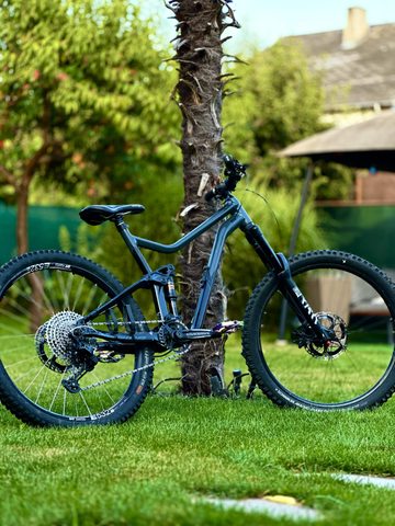Gebrauchtes Merida ONE-SIXTY 400 2021 2021 Mountainbike, Hellgrau, 27.5 — Bild 3 von 10