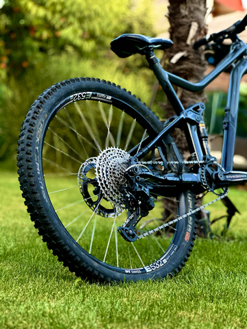 Gebrauchtes Merida ONE-SIXTY 400 2021 2021 Mountainbike, Hellgrau, 27.5 — Bild 4 von 10