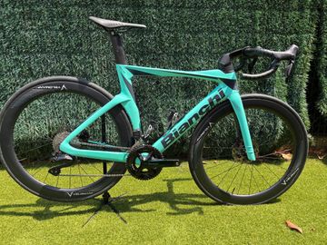Używany Bianchi Oltre 105 Di2 2023 2023 Road & Gravel