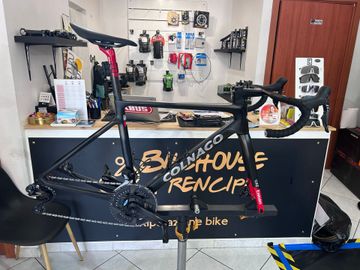 Colnago V4Rs Shimano Dura Ace Di2 2025 Frameset 2025 Road & Gravel usato
