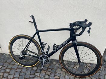 Used Trek Madone Shimano Dura Ace Di2 2014 Road & Gravel