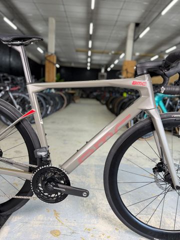 Brugt BMC Roadmachine 01 THREE AXS 2022 Road & Gravel — billede 14 af 24
