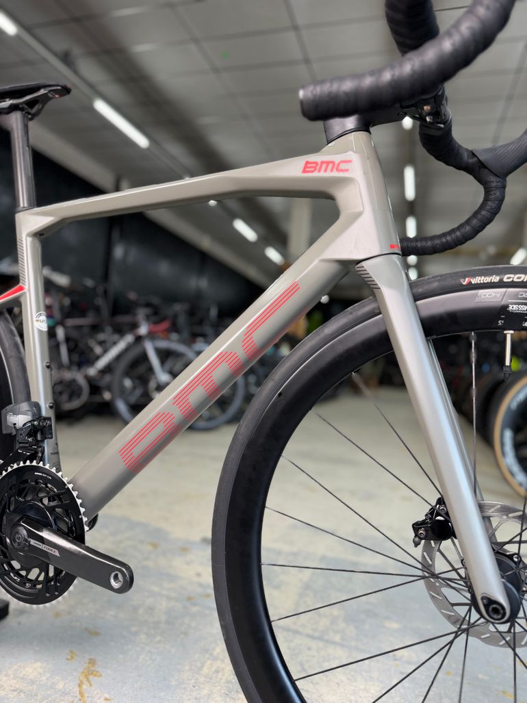 Brugt BMC Roadmachine 01 THREE AXS 2022 Road & Gravel — billede 5 af 24