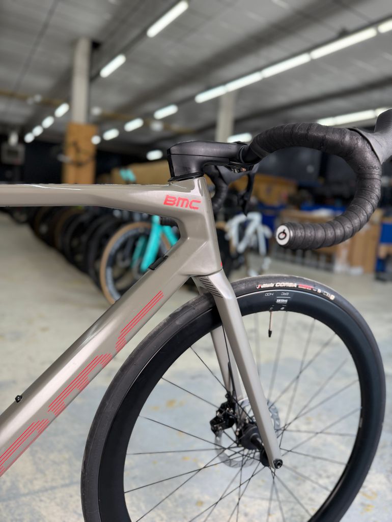 Brugt BMC Roadmachine 01 THREE AXS 2022 Road & Gravel — billede 8 af 24