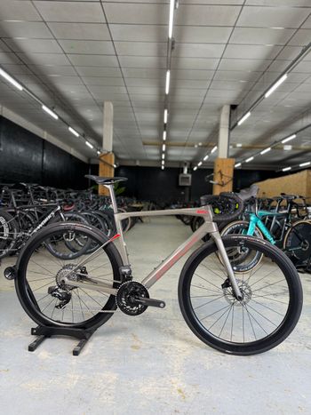 Použité BMC Roadmachine 01 THREE AXS 2022 Road & Gravel