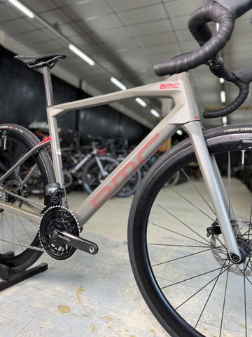 Brugt BMC Roadmachine 01 THREE AXS 2022 Road & Gravel — billede 6 af 24