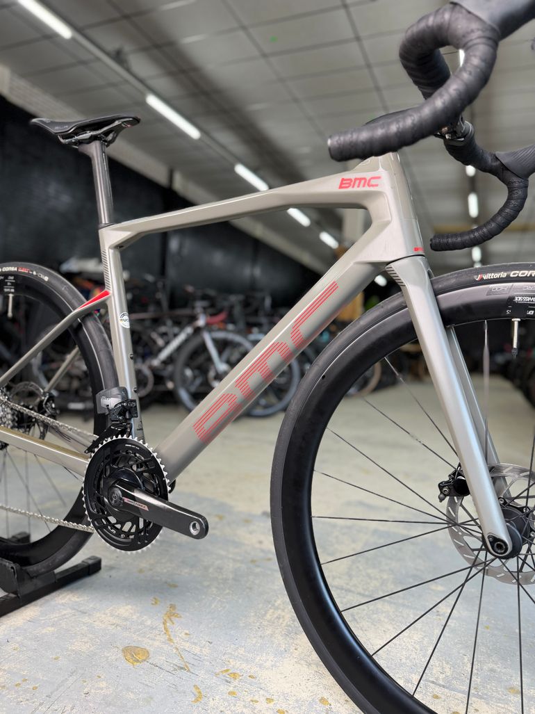 Brugt BMC Roadmachine 01 THREE AXS 2022 Road & Gravel — billede 6 af 24