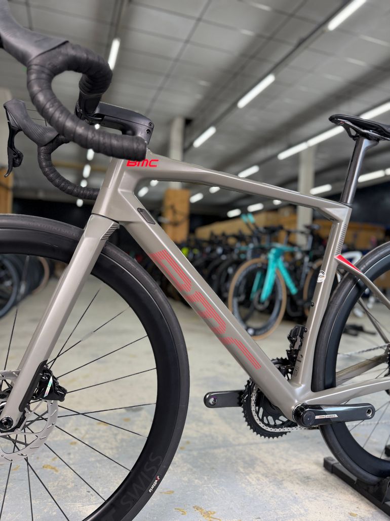 Brugt BMC Roadmachine 01 THREE AXS 2022 Road & Gravel — billede 21 af 24