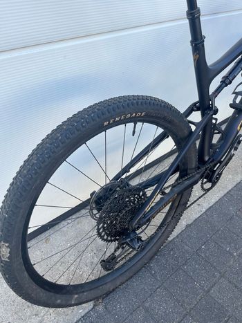 Used Specialized Epic Comp 2023 2023 Mountainbike, Black, 29 — image 3 of 9