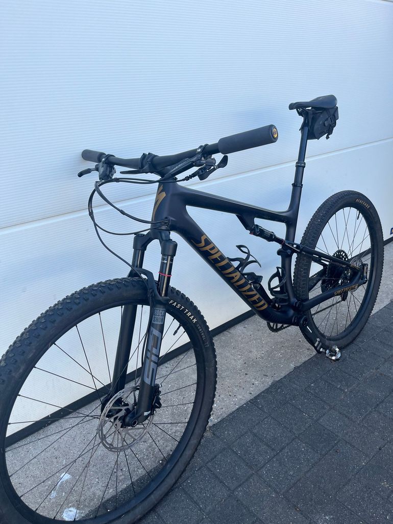 Used Specialized Epic Comp 2023 2023 Mountainbike, Black, 29 — image 5 of 9