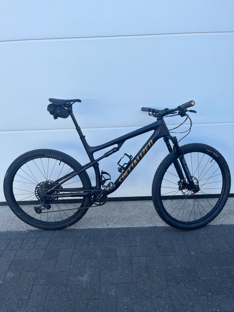 Used Specialized Epic Comp 2023 2023 Mountainbike, Black, 29 — image 2 of 9