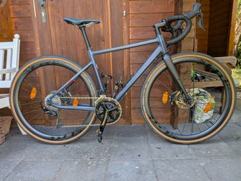 Použité TRIBAN Rc520 Shimano 105 2021 Road & Gravel