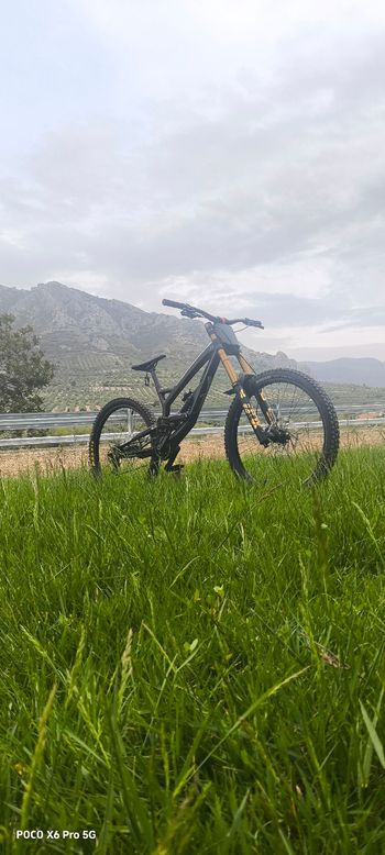 Gebrauchtes Yt tues Custom SRAM GX 2018 Mountainbike, Schwarz — Bild 2 von 3