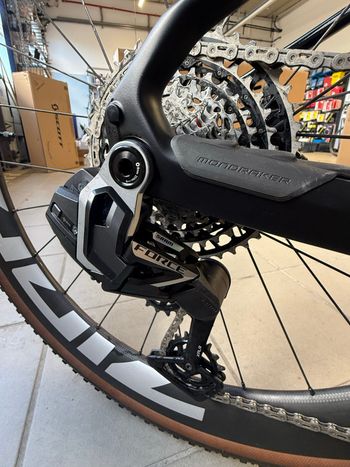 Mondraker Custom SRAM Force eTap AXS 2025 Road & Gravel d'occasion — image 2 sur 8