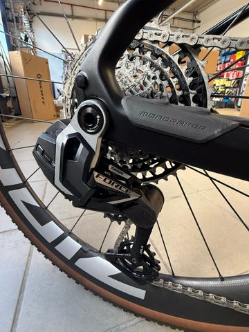 Used Mondraker Custom SRAM Force eTap AXS 2025 Road & Gravel, Black — image 2 of 8