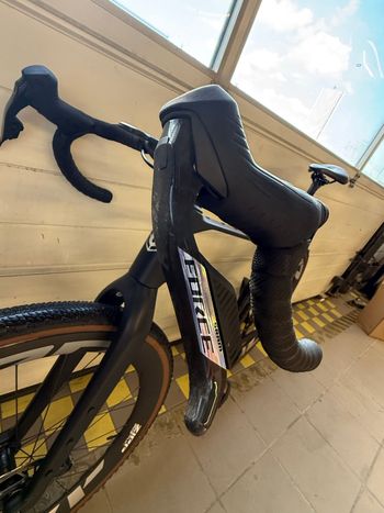 Mondraker Custom SRAM Force eTap AXS 2025 Road & Gravel d'occasion — image 7 sur 8