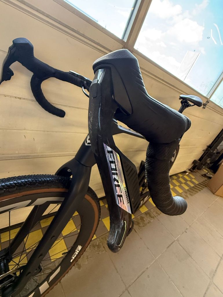 Mondraker Custom SRAM Force eTap AXS 2025 Road & Gravel d'occasion — image 7 sur 8