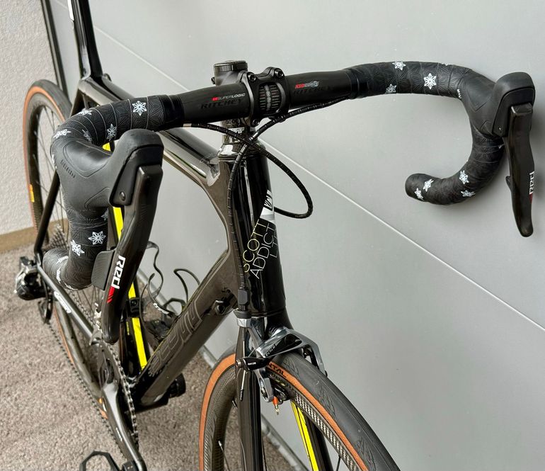 Used Scott Addict SRAM Red eTap AXS 2008 Road & Gravel, Black — image 8 of 14
