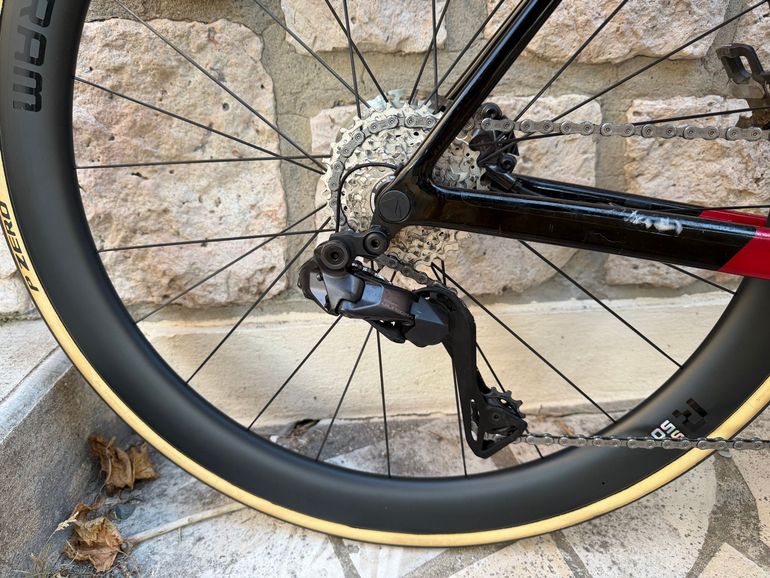 Brugt Canyon Ultimate CF SL 8 Di2 2024 2024 Road & Gravel — billede 2 af 7