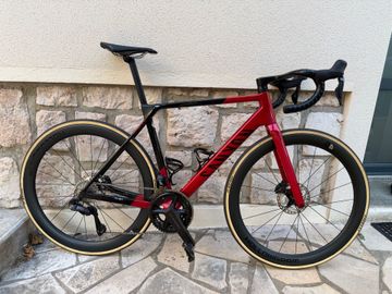 Brugt Canyon Ultimate CF SL 8 Di2 2024 2024 Road & Gravel — billede 1 af 7