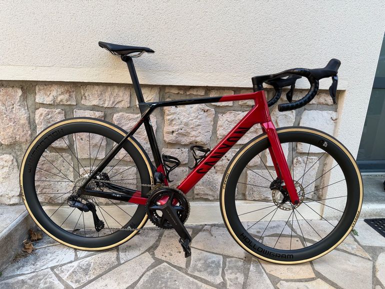 Brugt Canyon Ultimate CF SL 8 Di2 2024 2024 Road & Gravel — billede 1 af 7