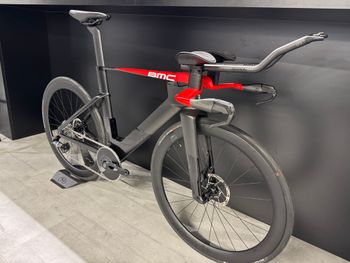 Used BMC Speedmachine 01 THREE 2026 2026 Road & Gravel, Red — image 11 of 11