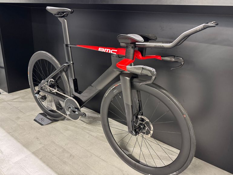 Used BMC Speedmachine 01 THREE 2026 2026 Road & Gravel, Red — image 11 of 11
