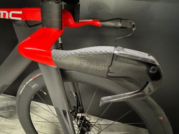 Used BMC Speedmachine 01 THREE 2026 2026 Road & Gravel, Red — image 8 of 11