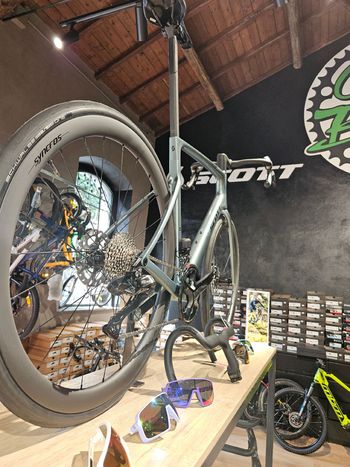 Brugt Scott Addict RC 30 2025 2025 Road & Gravel — billede 5 af 5