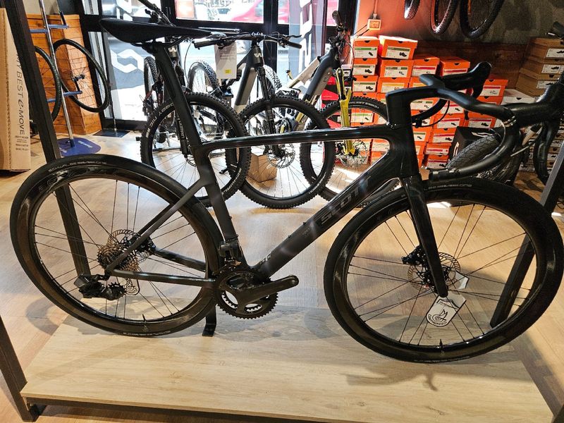 Použité Scott Addict RC 10 2026 2026 Road & Gravel