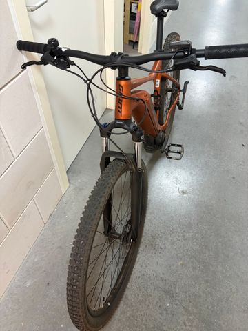 Used Giant Talon e+ Shimano Altus 2023 Mountainbike, Orange — image 4 of 8