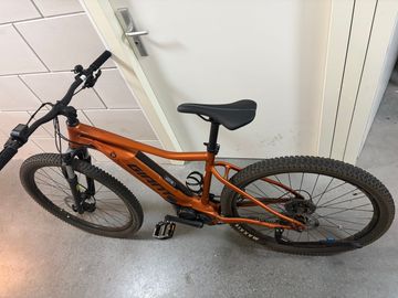 Used Giant Talon e+ Shimano Altus 2023 Mountainbike, Orange — image 1 of 8