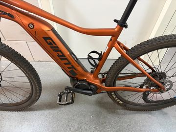Used Giant Talon e+ Shimano Altus 2023 Mountainbike, Orange — image 2 of 8