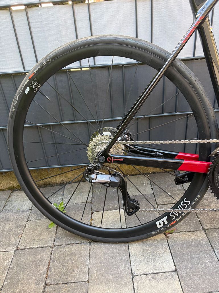 Brugt Canyon Ultimate CF SL 8 Di2 2024 2024 Road & Gravel — billede 4 af 8