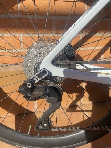 Merida Scultura Shimano 105 Di2 2024 Road & Gravel d'occasion — image 4 sur 14