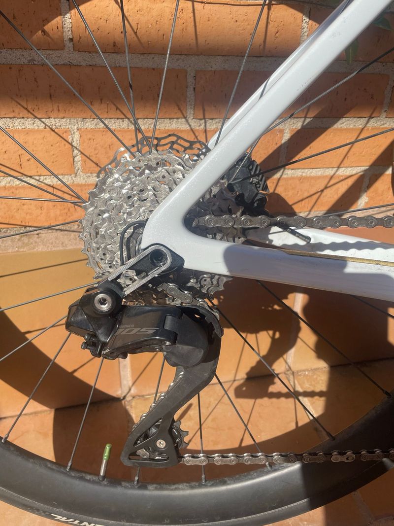 Merida Scultura Shimano 105 Di2 2024 Road & Gravel d'occasion — image 4 sur 14