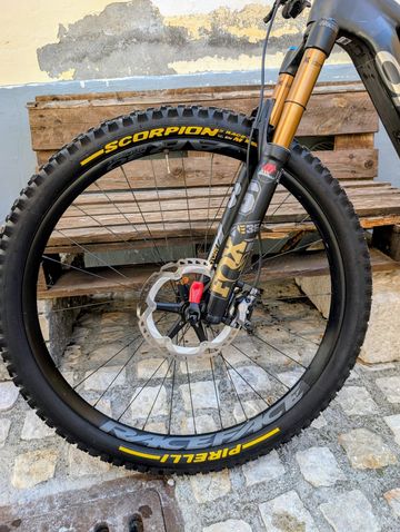 Orbea RISE M20 2024 2024 Mountainbike usato, Grigio chiaro — immagine 3 di 4